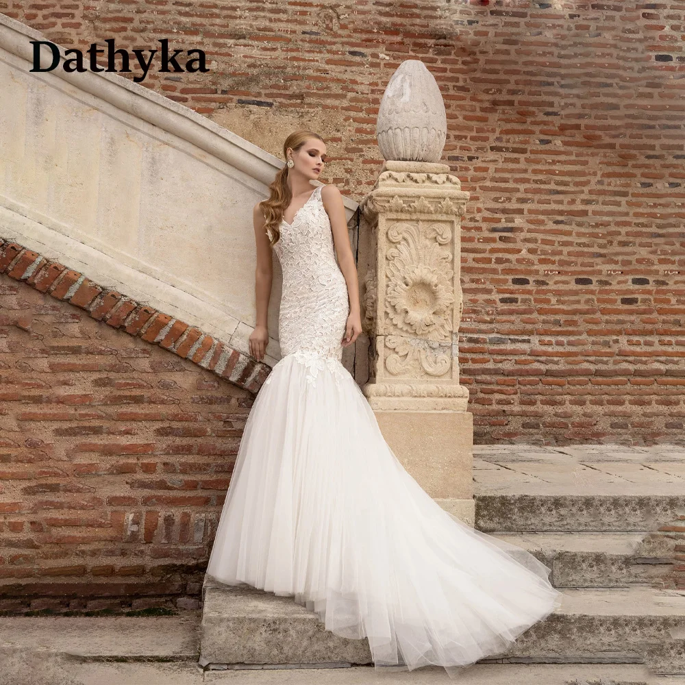 

Dathyka V-neck Court Train Sleeveless Chiffon Simple Appliques Ruched Off the Shoulder Sheath Backless Wedding Dresses