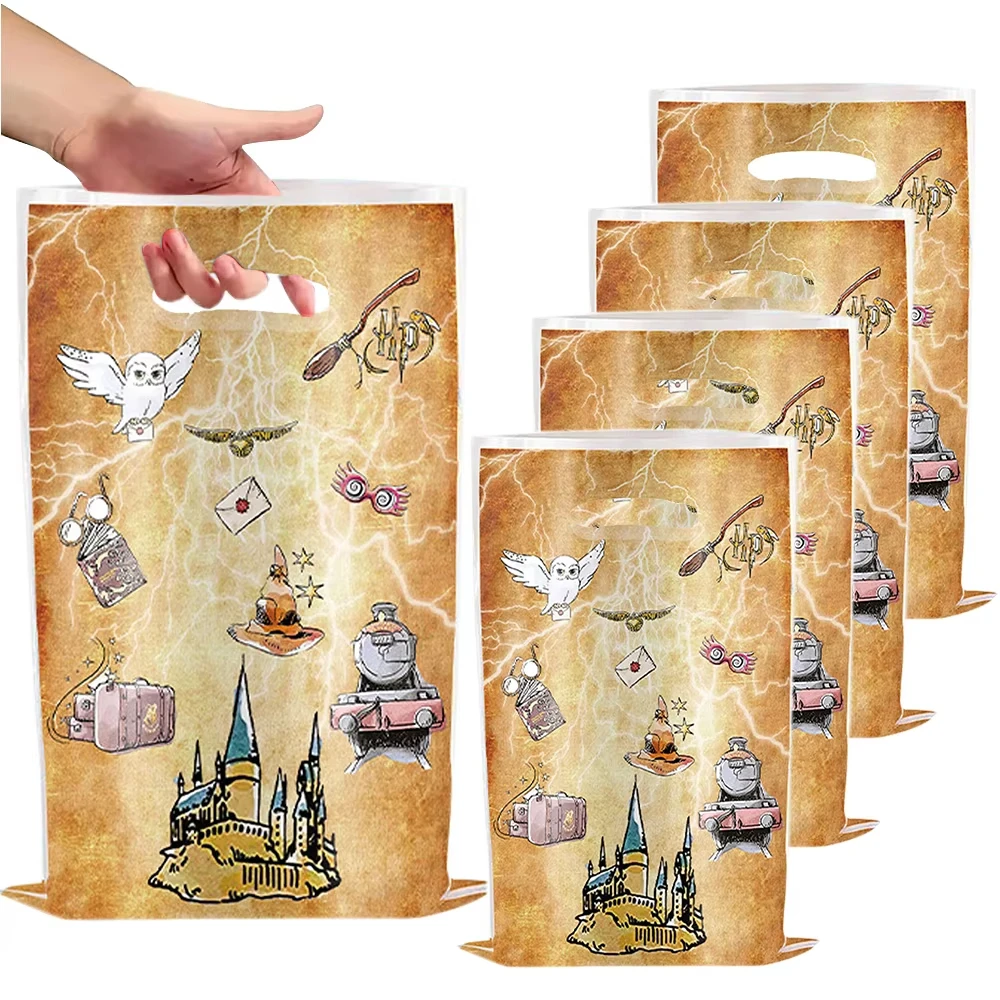 

Подарочные пакеты MINISO в стиле Гарри Поттера