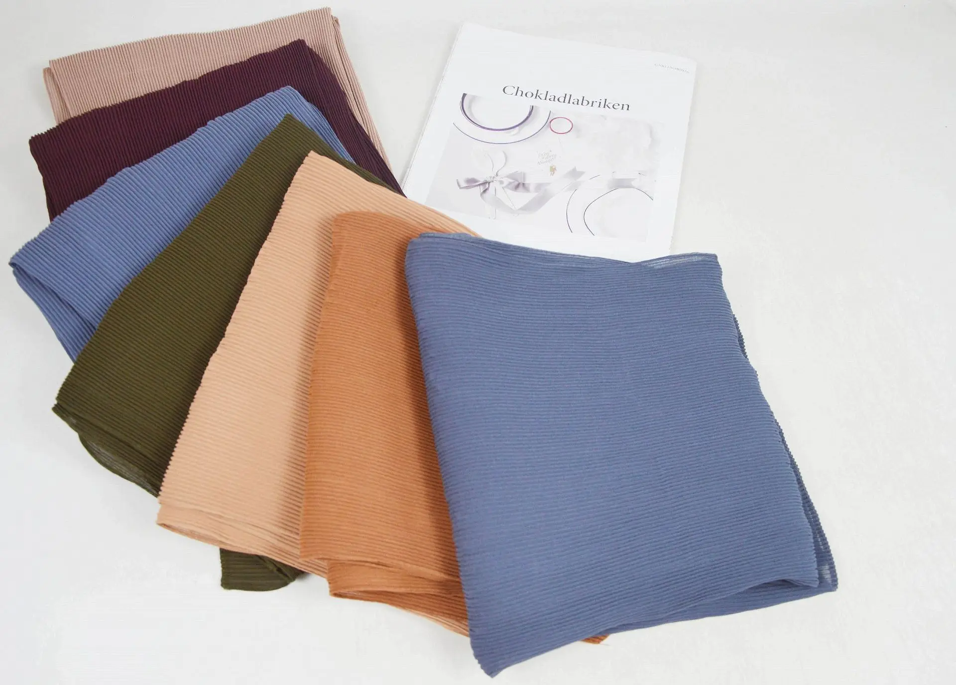 Pleated Chiffon Hijabs for Woman Wrinkle Scarf Solid Shawls Plain Muslim Headband Wraps Big Size Crinkle Turbans Long Stoles