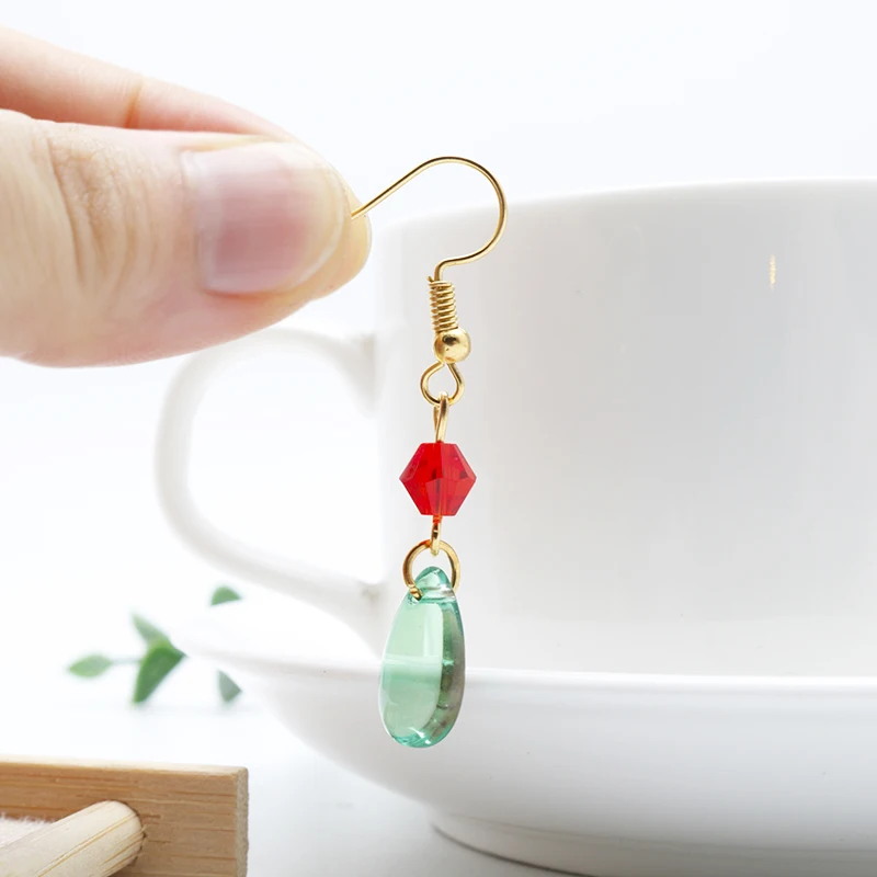 Женские серьги-подвески с бусинами в форме капли