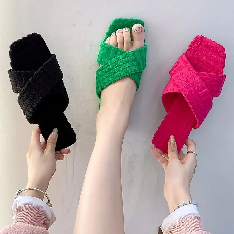 

Winter Women Furry Slippers Soft Plush Cross Shoes Indoor Ladies Platform Sandalias Open Toe Fluffy House Slides Large Size35~42