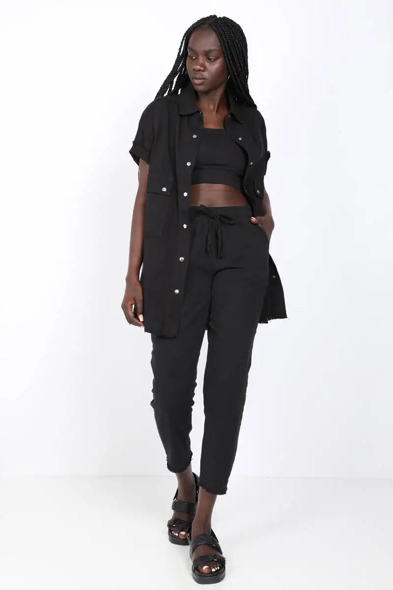 

Women's Black Pockets Basic Ceket
