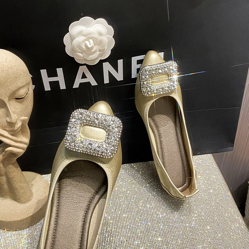 Туфли женские с острым носком повседневные Мягкие кроссовки закрытым