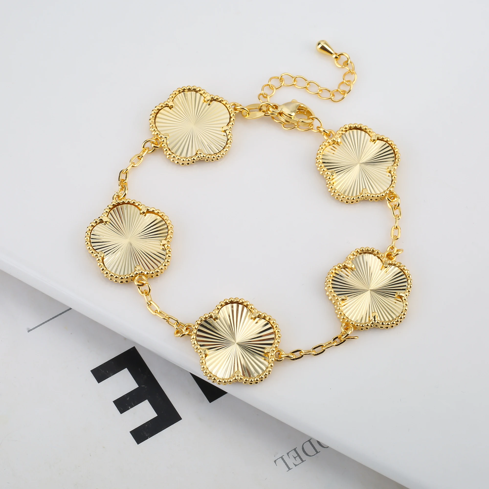 

15mm New Metal Shiny Plum Blossom Adjustable Bracelet Temperament High Quality 18K Plating Gift Jewelry Women's Clover