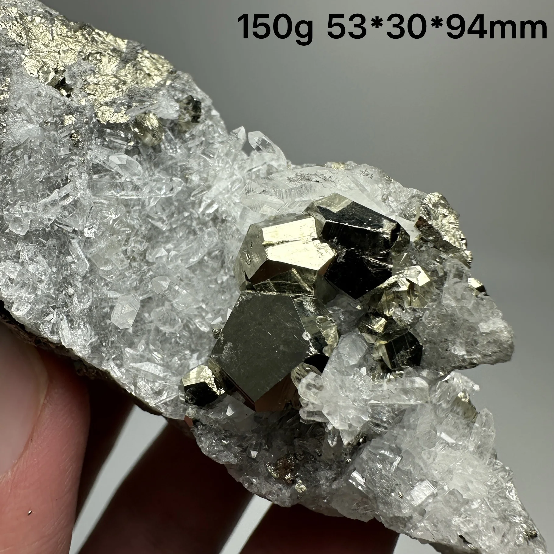 Симбиотический минеральный образец пирита из Мьянмы