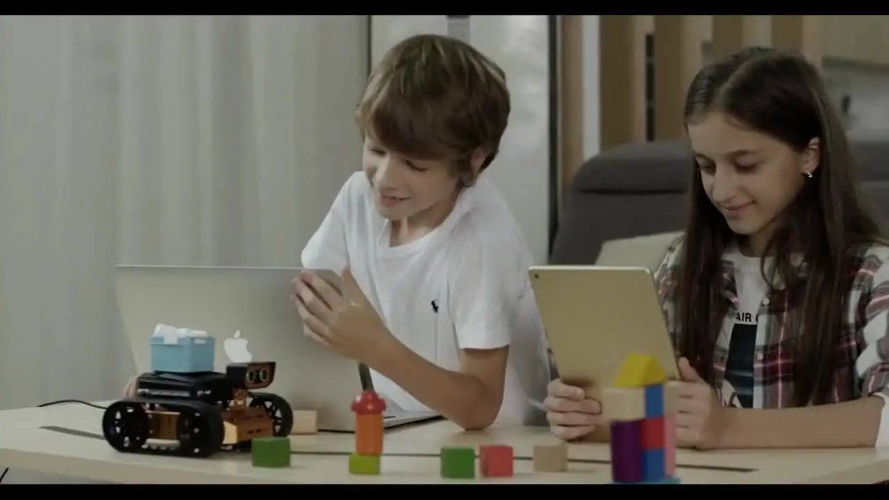 

Hiwonder Qdee STEAM Education Kickstarter Project, обучающий программируемый робот, обучающий код, микробит, совместимый с Lego