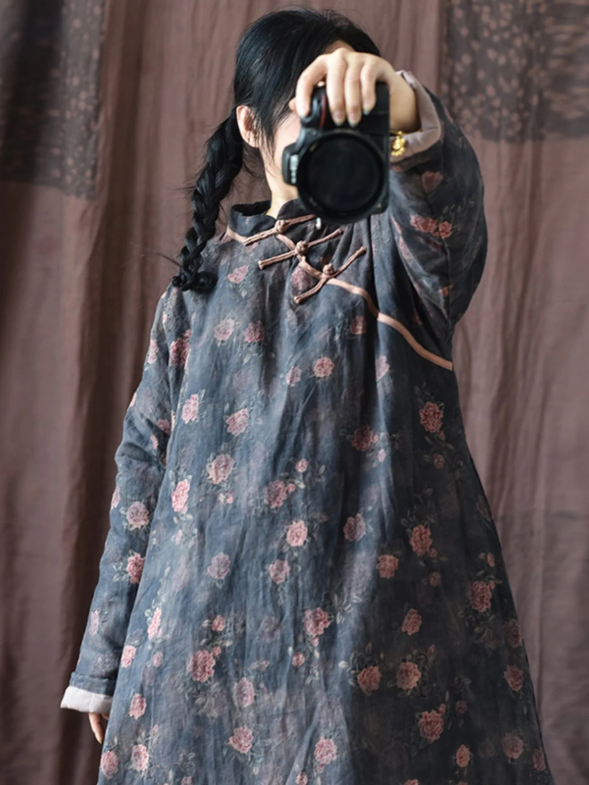 Домашний длинный хлопковый ватный халат с диагональной пряжкой в стиле ретро