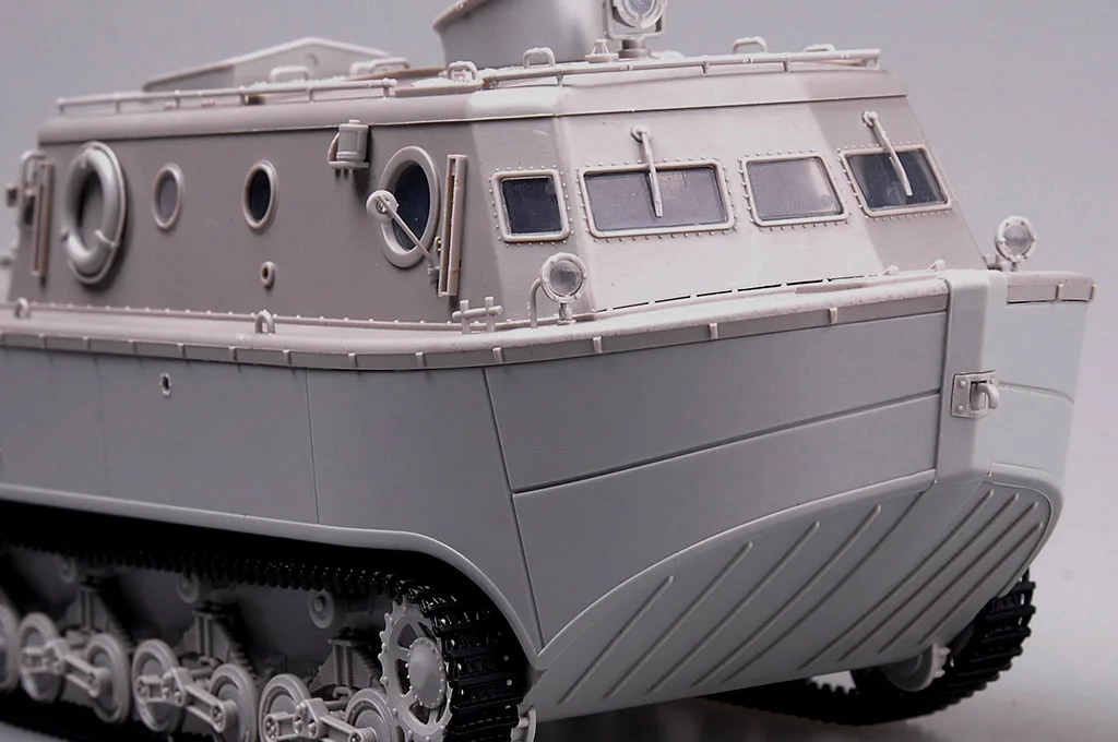 Фото Hobbyboss 82430 Масштабная модель 1/35: Амфибийный трактор LWS (ранняя версия), пластиковый конструктор для сборки №3