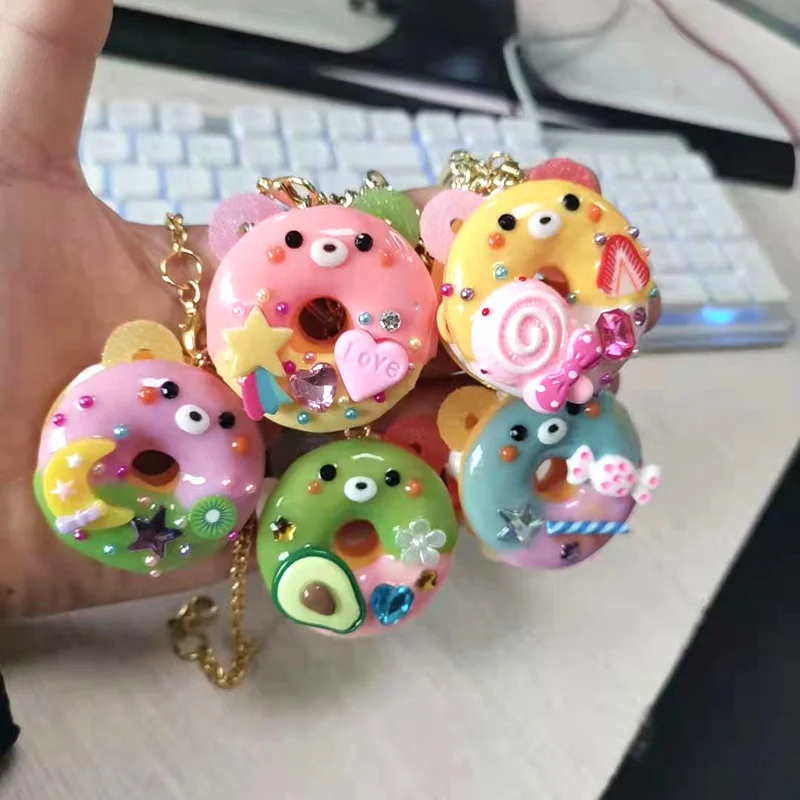 

High end exquisite two-color bear key chain pendant PVC resin maiden creative car couple backpack key chain