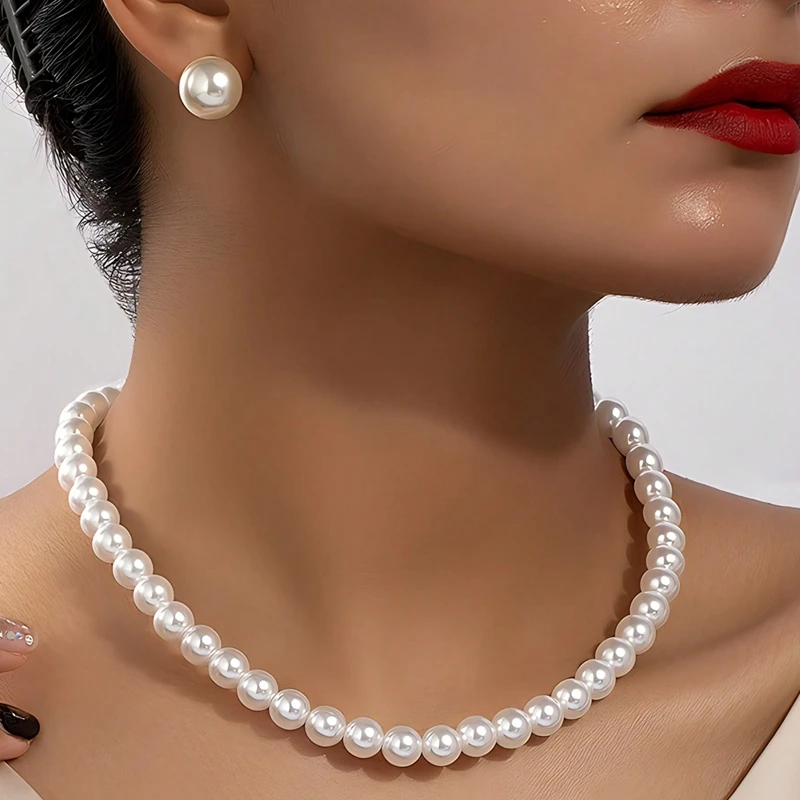 Ожерелье и серьги из искусственного жемчуга