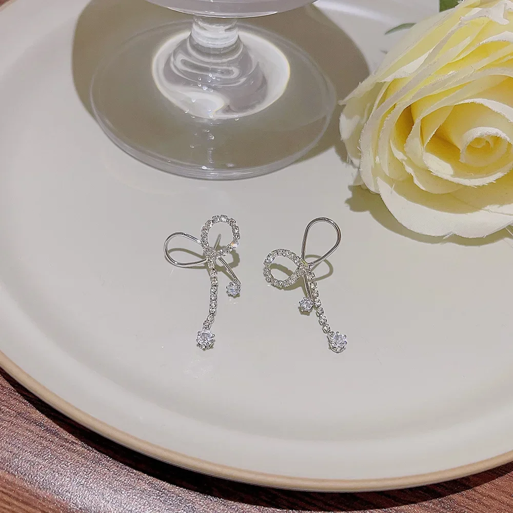 High-End 925 Silver Needle Ultra-Flash Bow Earring Fashionable Elegant Zirconia Stud Niche Ear Decoration |