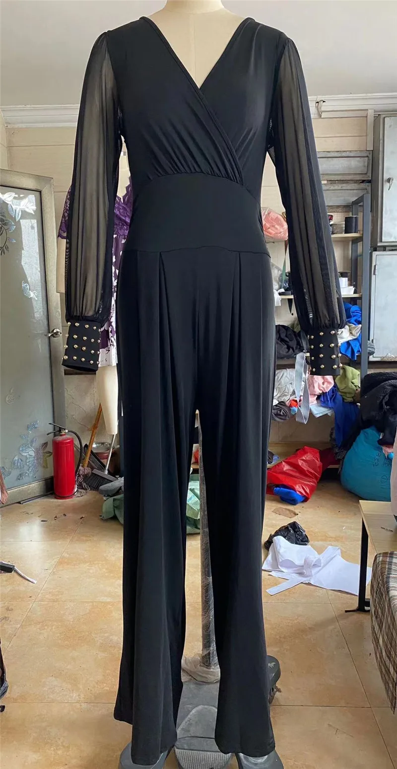 Женский комбинезон с длинным рукавом V-образным вырезом