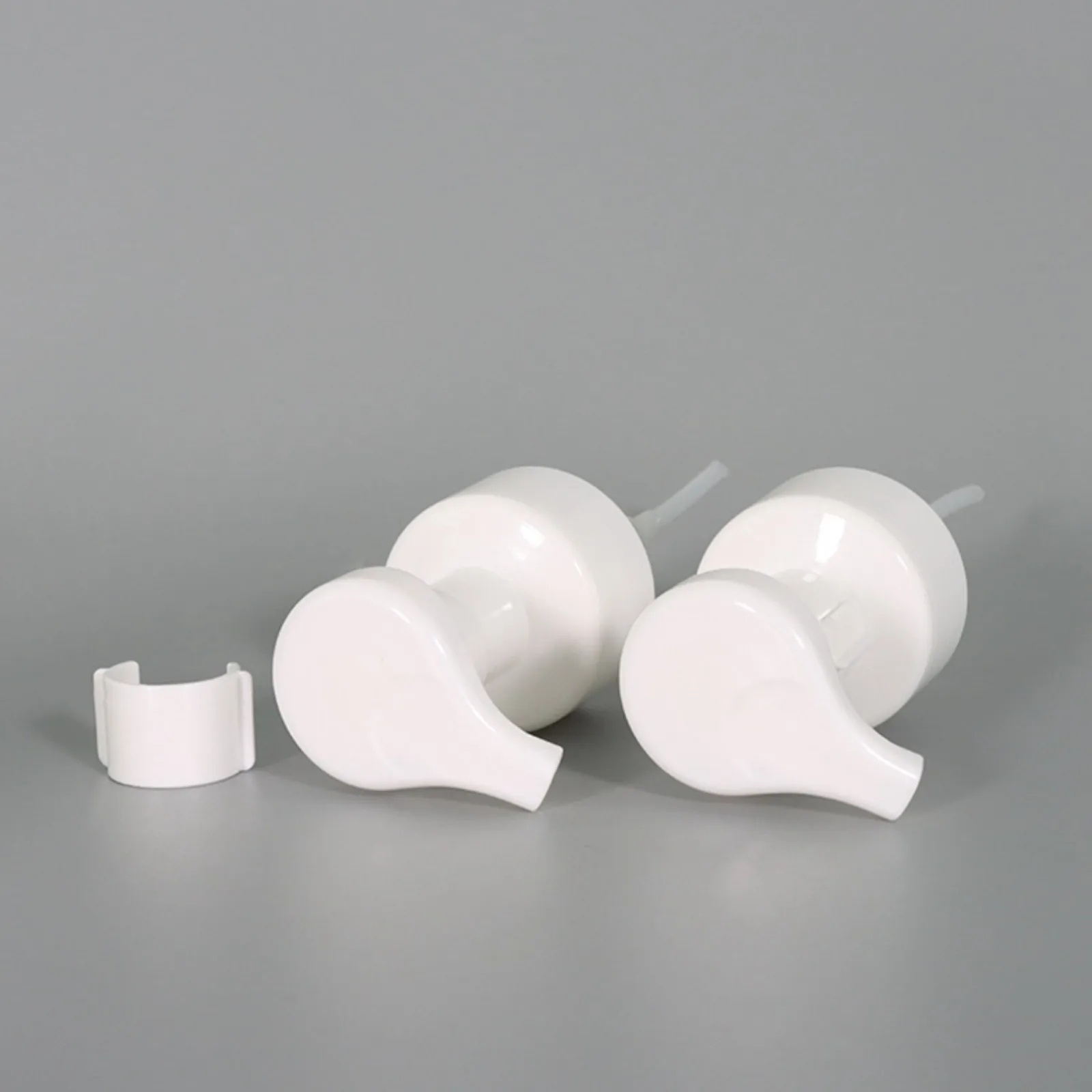 Флакон-дозатор для геля душа и шампуня 300 мл