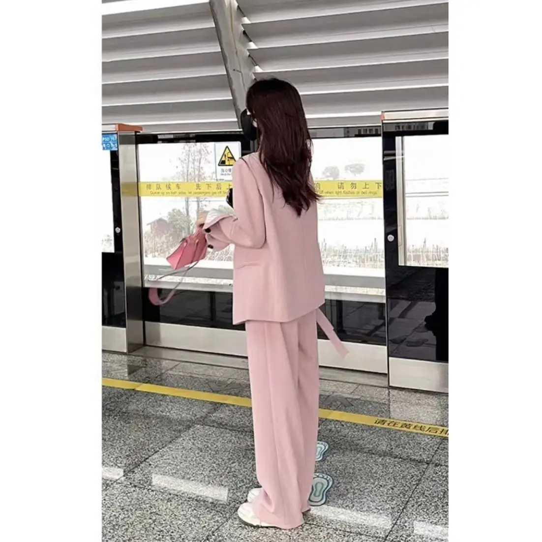 Fashion Design Senior Casual Belt Solid Color Super Sa Suit Jacket 2023 Spring and Summer New Suit Set Women