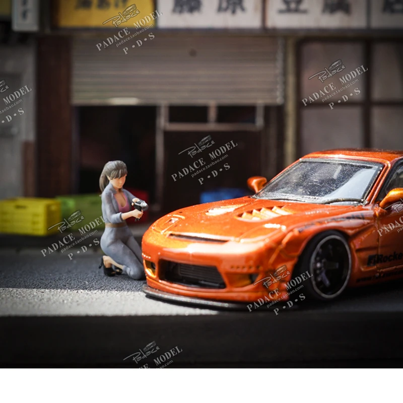 

1:64 Scene Doll car repair beauty doll scene accessories car model
