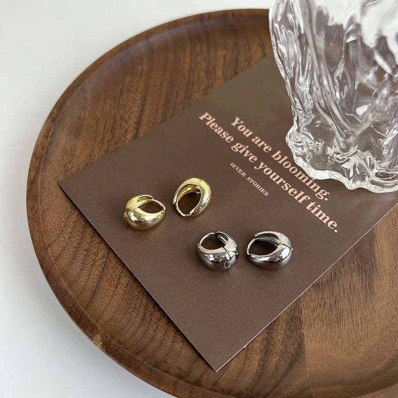 

2022 New Simple Shiny Silver Gold Small Metal Hoop Earrings For Women Fashion Jewelry boucle oreille femme Brincos