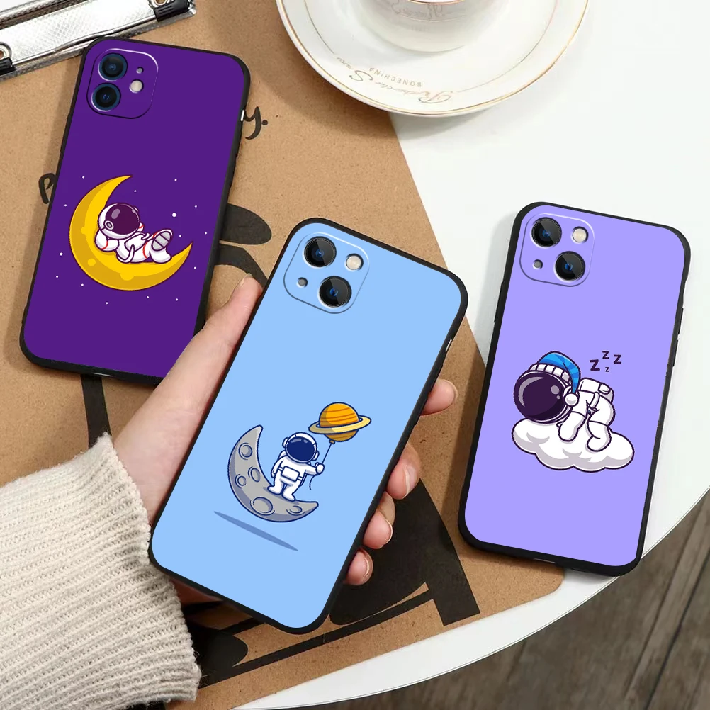

astronauts cartoon pattern phone Case For IPhone 13 12 11 Pro Max Mini SE XR X XS Max 8Plus 7plus 6 soft6S New Shell phone Case