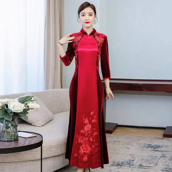 

Traditional Chinese Cheongsam Autumn Oriental dress Middle-aged Embroidered Rhinestones Shiny