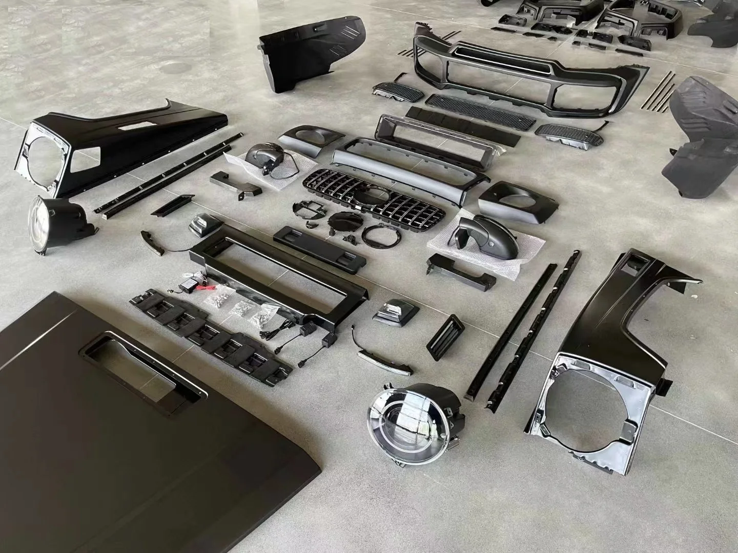 Старый обновленный новый комплект кузова для переоборудования автомобиля W463A W464