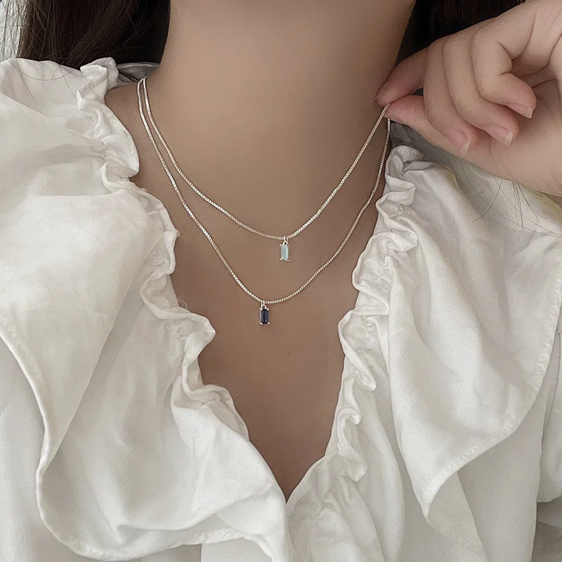 

Vintage Geometric Pendant Necklaces For Women Korean Rhinestone Rectangle Silver Color Clavicle Chain Simple Blue Dangle Jewelry