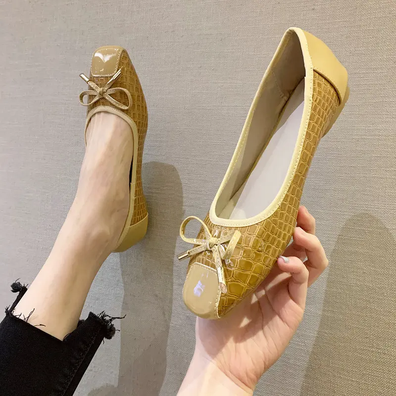 

Women Spring Autumn Square Toe Stitching Soft Bottom Comfortable Shoes 2022 New Shallow Mouth Butterfly Stone Pattern Flats34-43