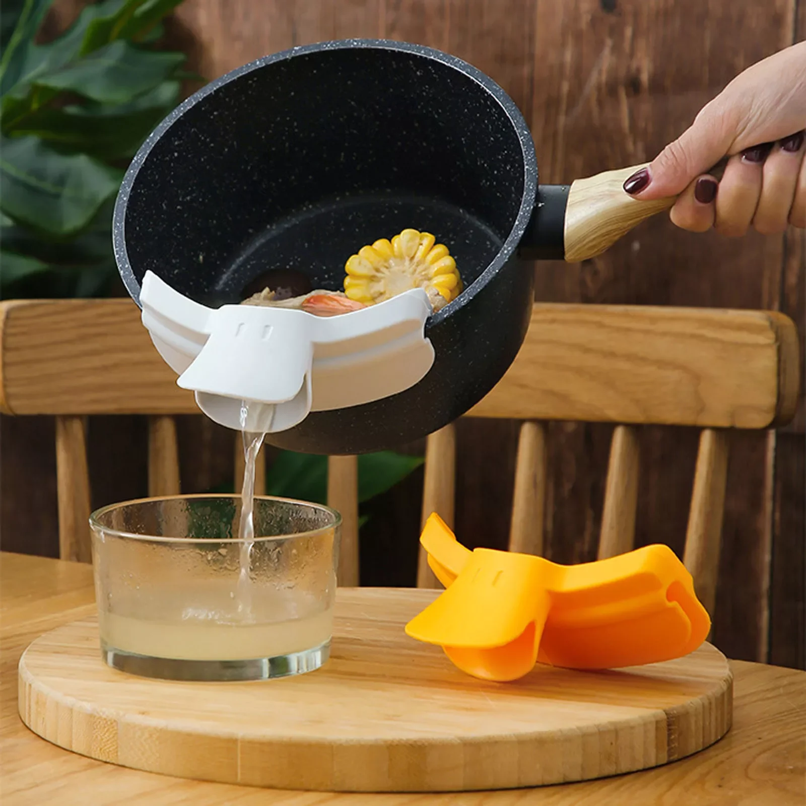 

Silicone Leakproof Duckbill Drain Pans Leak-proof Pot with Round Mouth Edge Liquid Deflector Funnel Soup Diversion Kitchen Tool