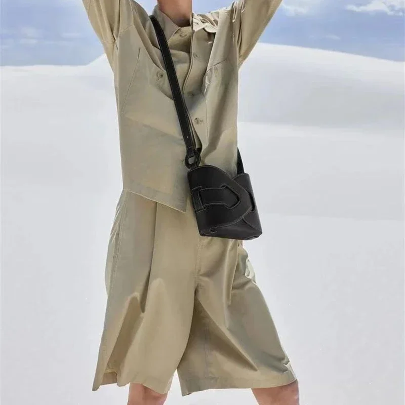 Женская кожаная сумка-клатч