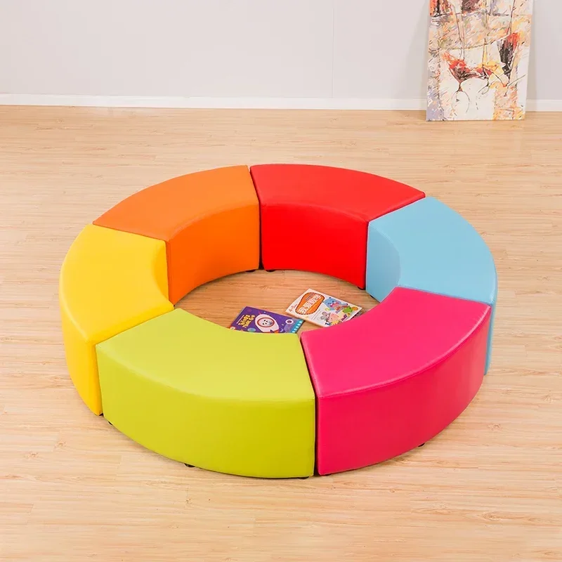 Детский сад библиотека учебный зал зона отдыха диван с круглой дугой