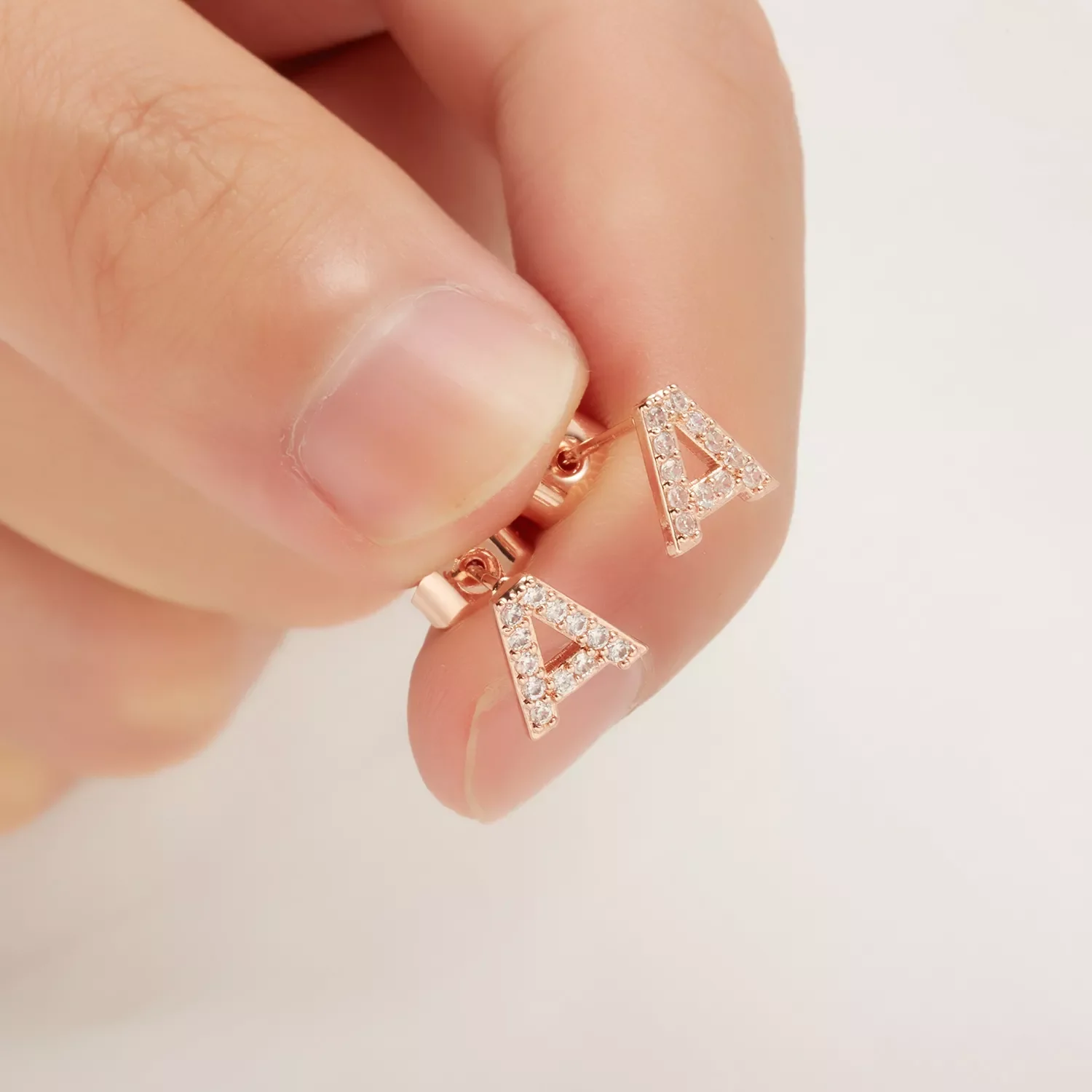 

1 Pair Luxury 26 Letters Stud Earrings for Women AAA Zircon Alphabet Stud 3-Color Piercing High Grade Jewelry 2022 New Trendy