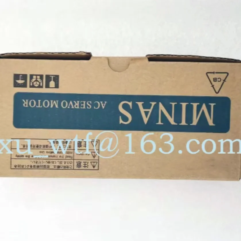 Новый оригинальный Серводвигатель MSMD042P1T