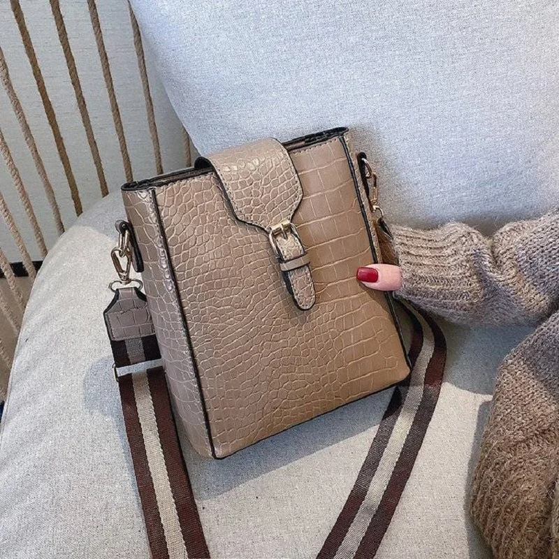 

Bucket Crossbody Bag For Women Luxury Designer Handbags Crocodile Pattern Brown Shoulder Leather Bags For Ladies 2022 Trendy