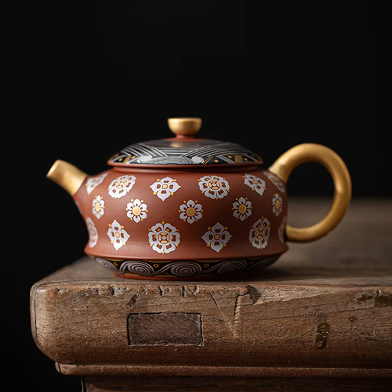 Трассировка золотисто-фиолетового глиняного горшка чистый чайный горшок ручной