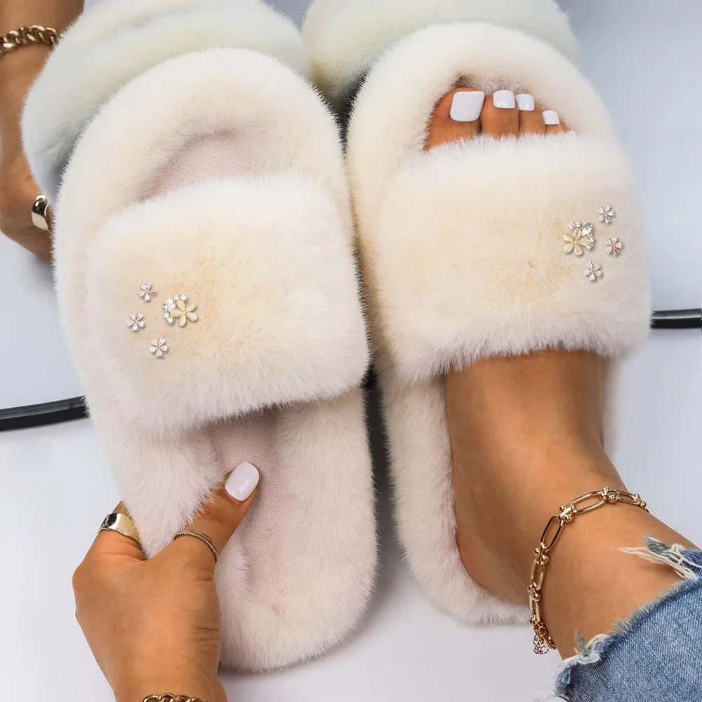 Women's Slippers Furry Slides Fluffy Sandals Luxury Designer Cute Flower Decor Faux Fur Slippers Ladies Flip Flops Winter Shoes