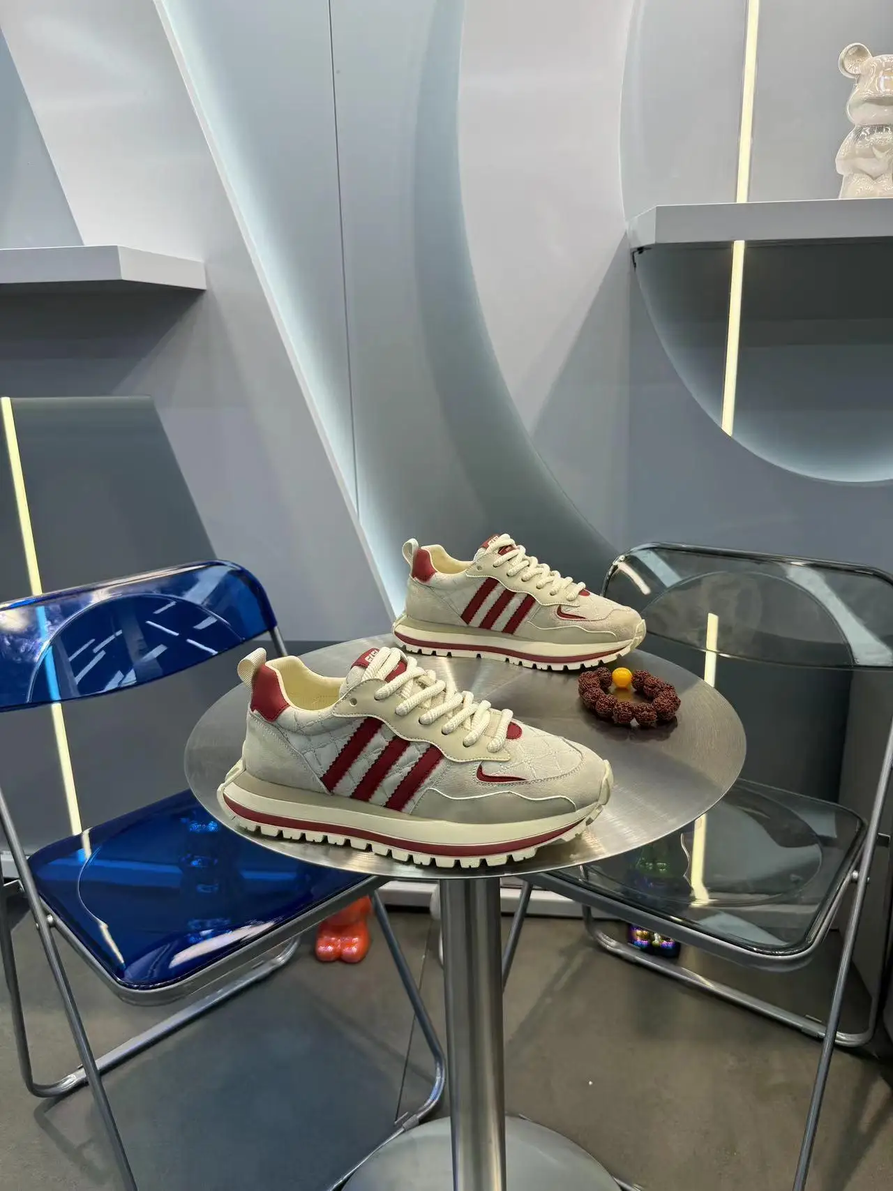 Универсальные модные кроссовки с тремя полосками и низом для подростков осенние