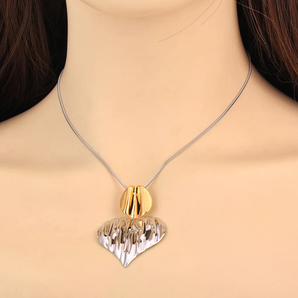 Lokaer Ожерелье С Подвеской В Форме Сердца Для Женщин Текстура Металла Из