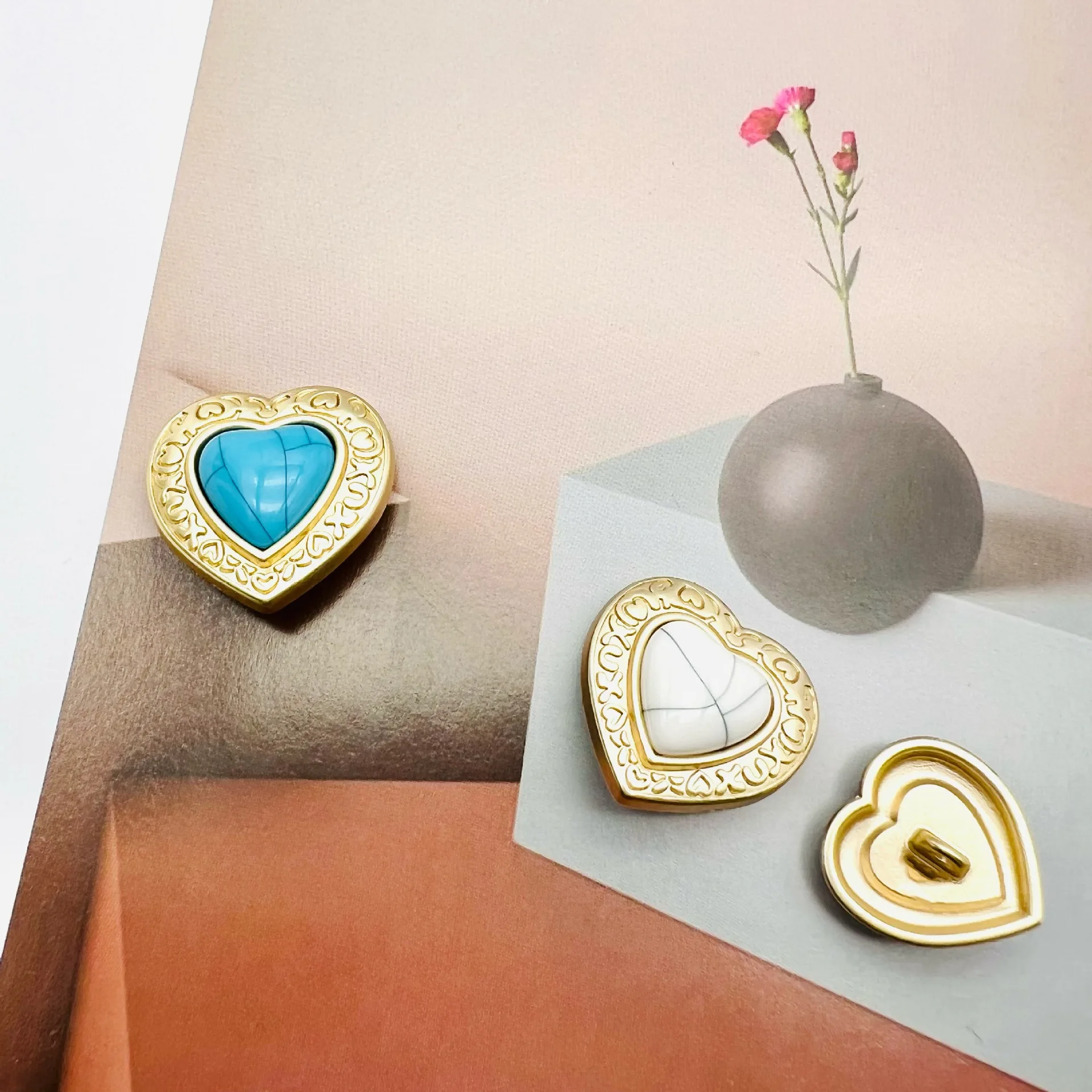

6Pcs Luxury Love Bule White Diamond Metal Button For Clothing Fashion Heart-shaped Decorative Buttons for Suit Cashmere Coat