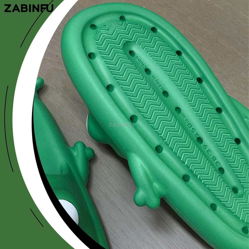 Funny Women Slippers Cartoon Frog Slippers Outdoor 2023 Summer New In Design Men Bathroom Slippers Non-Slip Platform Sandals