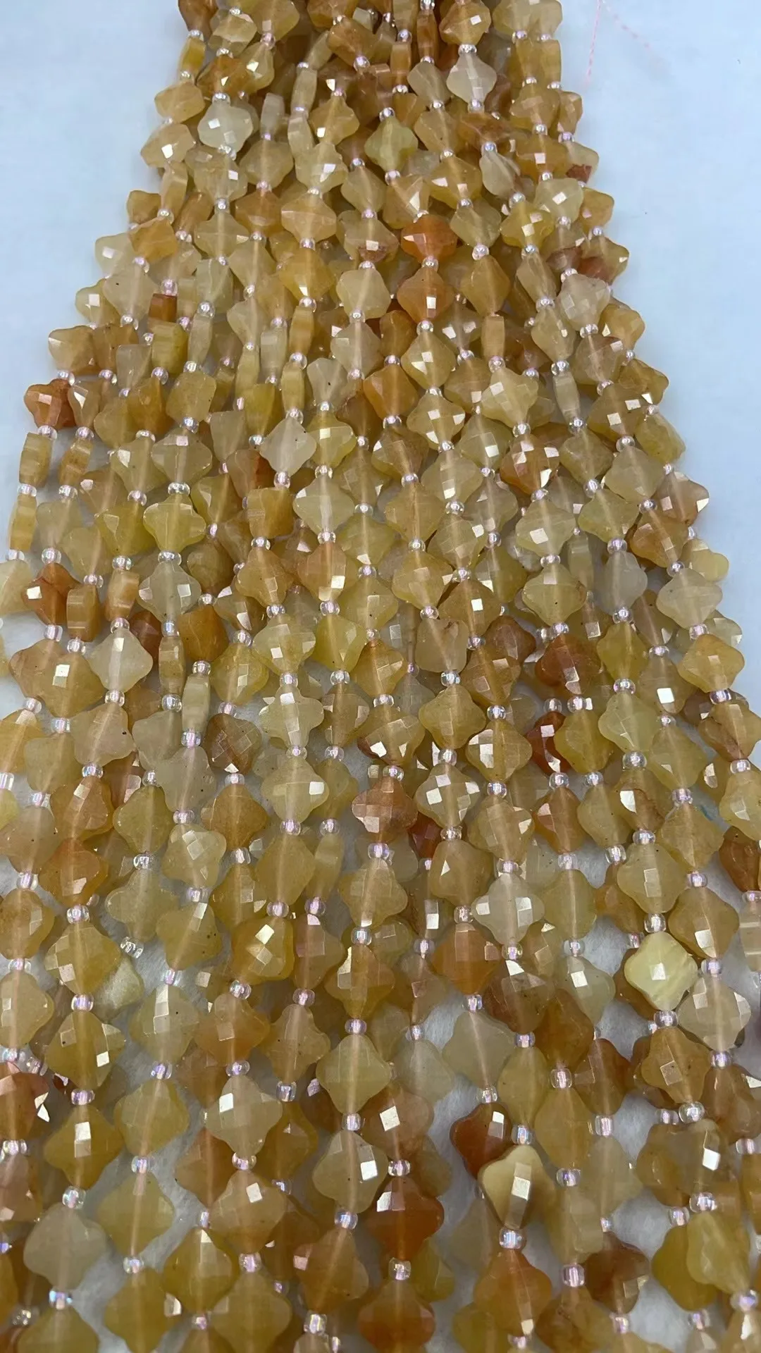 Лицевая сторона из натурального желтого якута 10x10 мм четырехлистный клевер