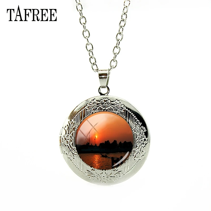 

Beautiful Chao Phraya River Of Vietnam Locket Necklace Viet Nam Picture Glass Dome Decoration Pendant Chain Jewelry FA478