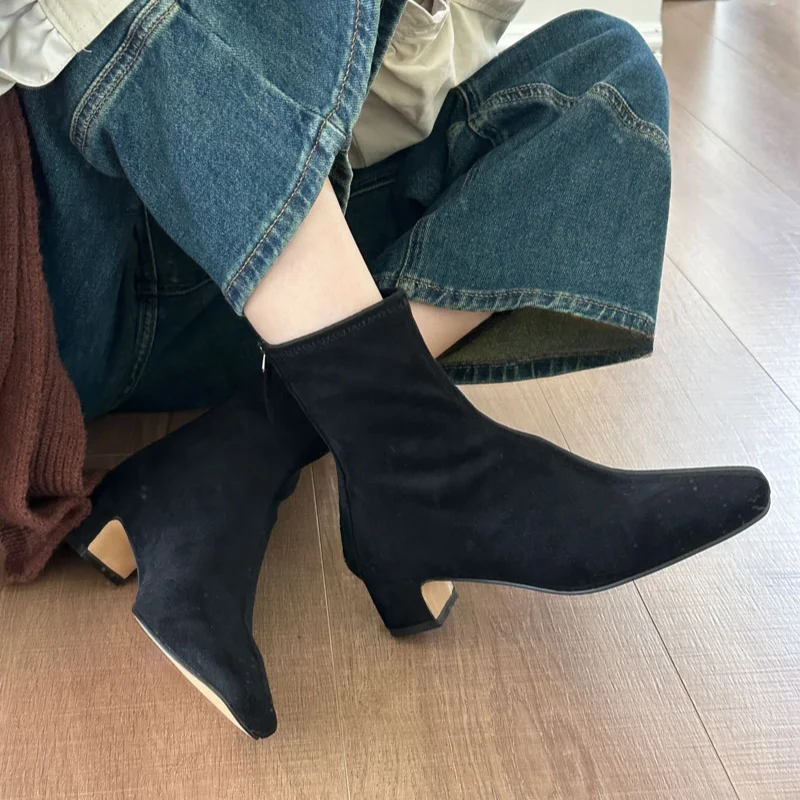 Женские облегающие короткие ботинки с острым носком Модные ботильоны на молнии