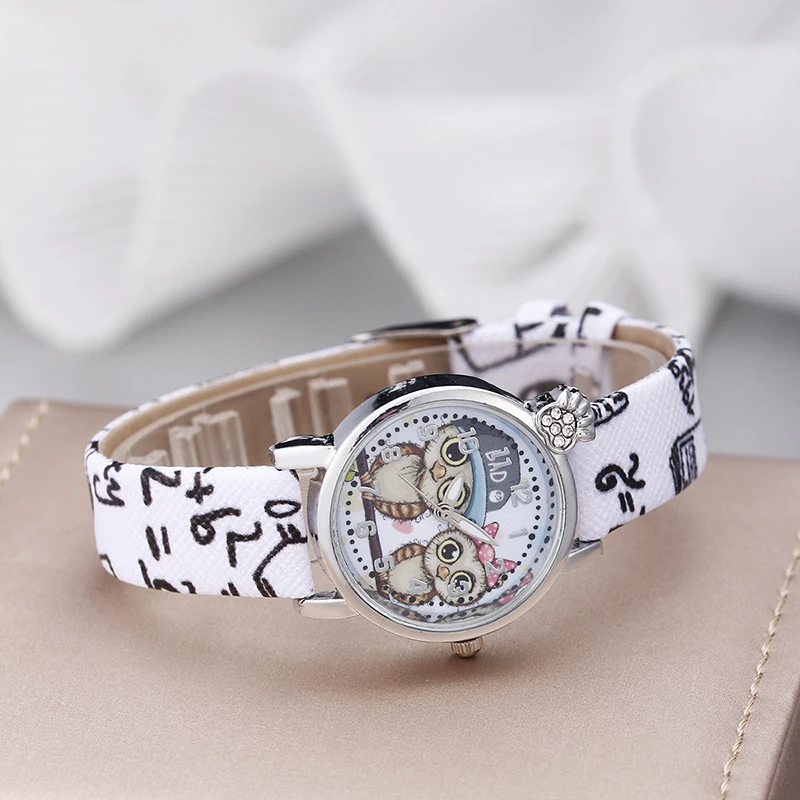 Lovely Couples Women's Watch Owl Cartoon Digital Student Diamond Pineapple Silver Case Women's Watch