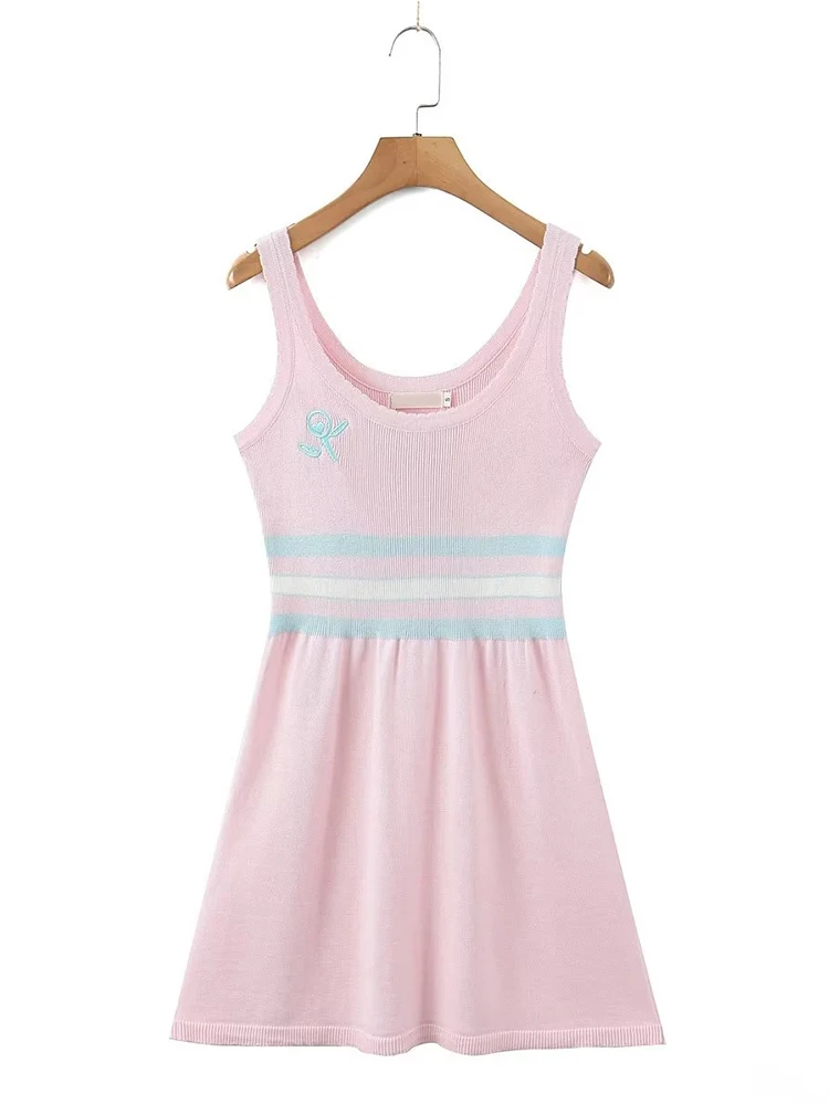 

YENKYE New Autumn Women Floral Embroidery Pink Short Knit Dress Sexy Sleeveless Female Slim Mini Robe