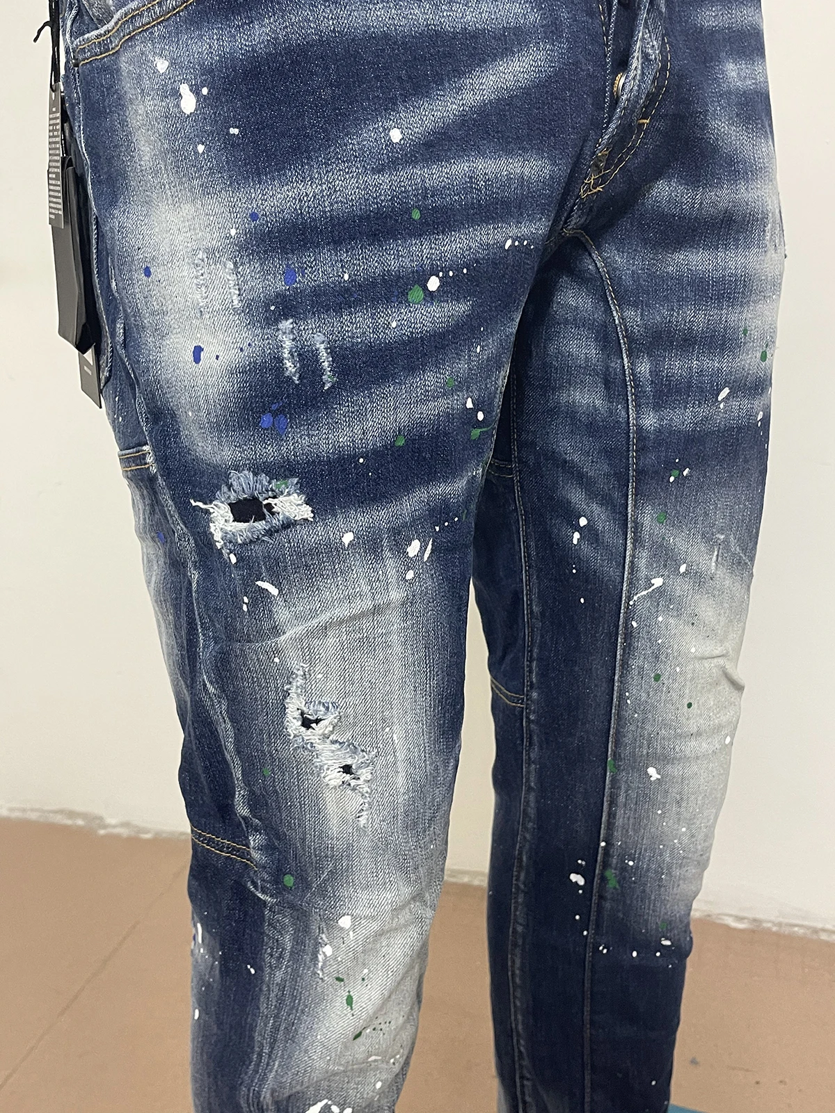 Spring and summer 2023 new style D2 jeans men wash worn holes patch paint three-dimensional cut small feet dark blue jeans man