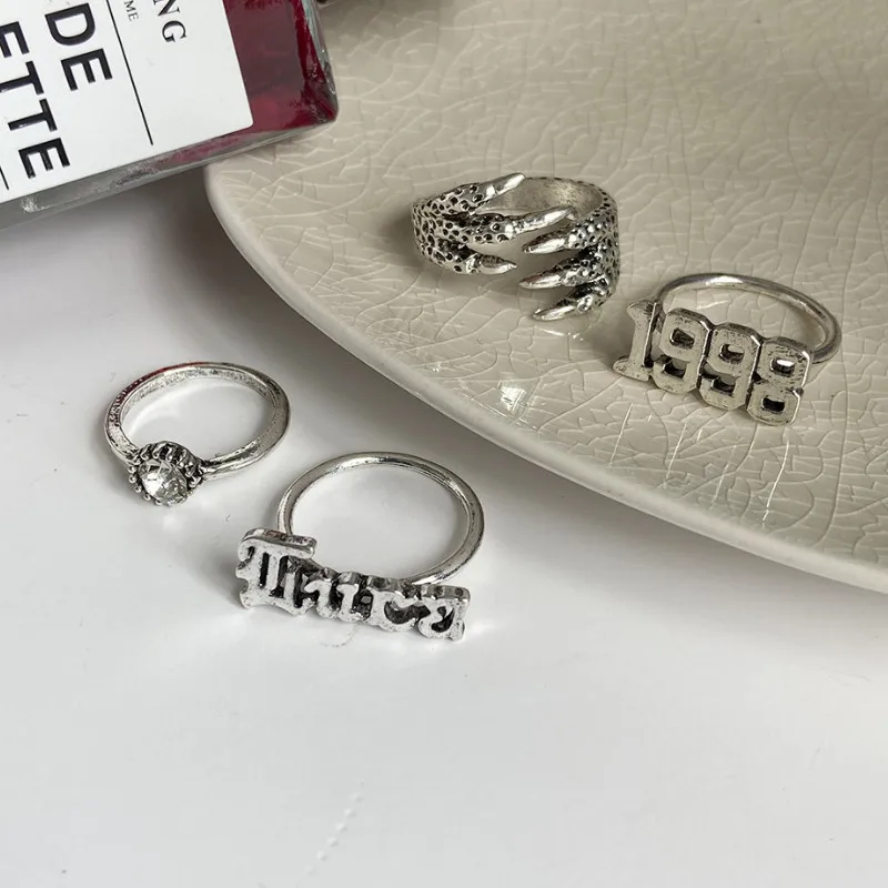 

Girls Punk 8 Pcs/Set Embossed Geometric Number Alphabet Rings Set Gift Female Party Exquisite Jewelry