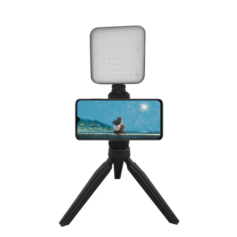 Фонарь со штативом и держателем для телефона