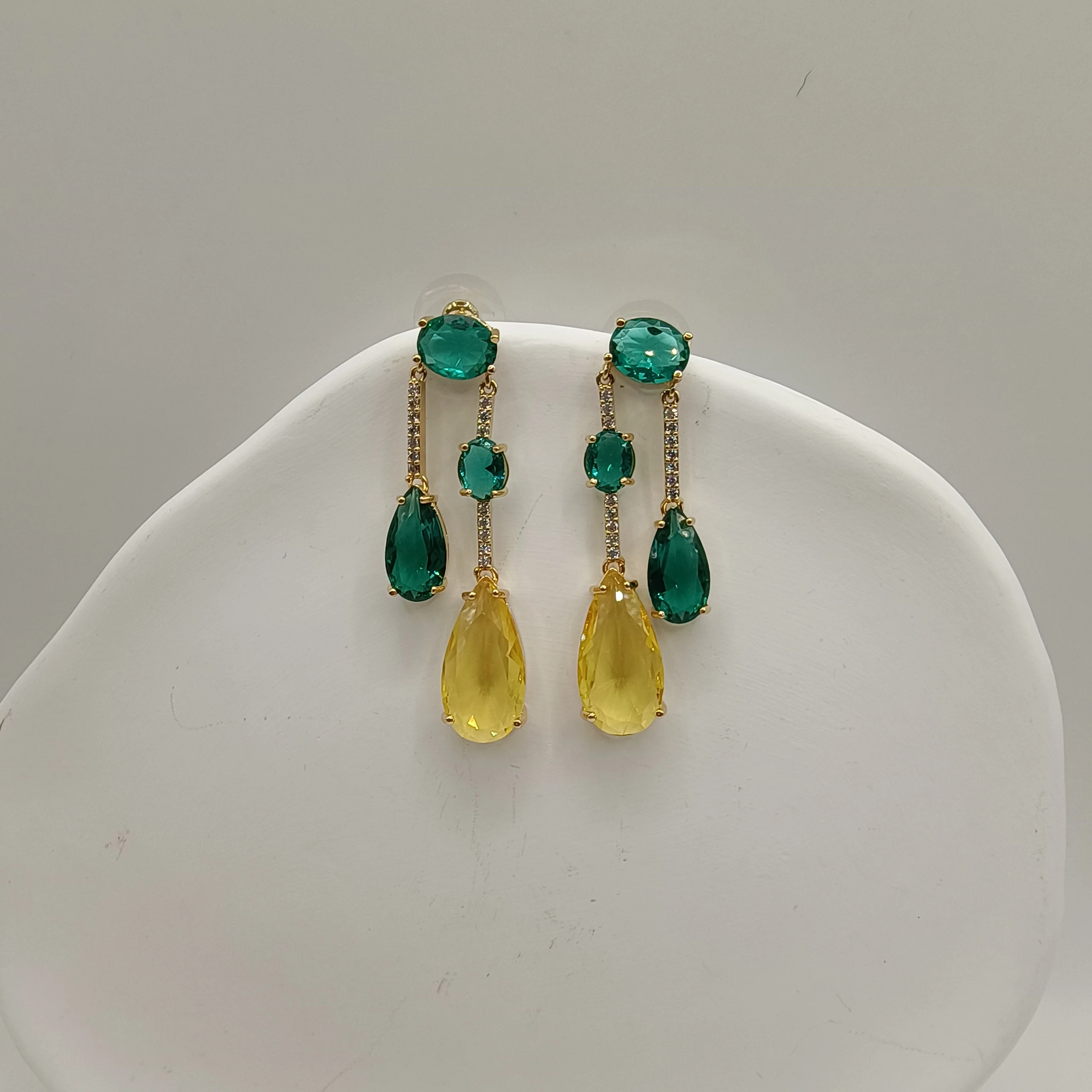 

Zssanacc Elegant Aesthetic Women's Long Earrings Woman Sent Free Boho Premium Jewelry Aesthetic Accessories