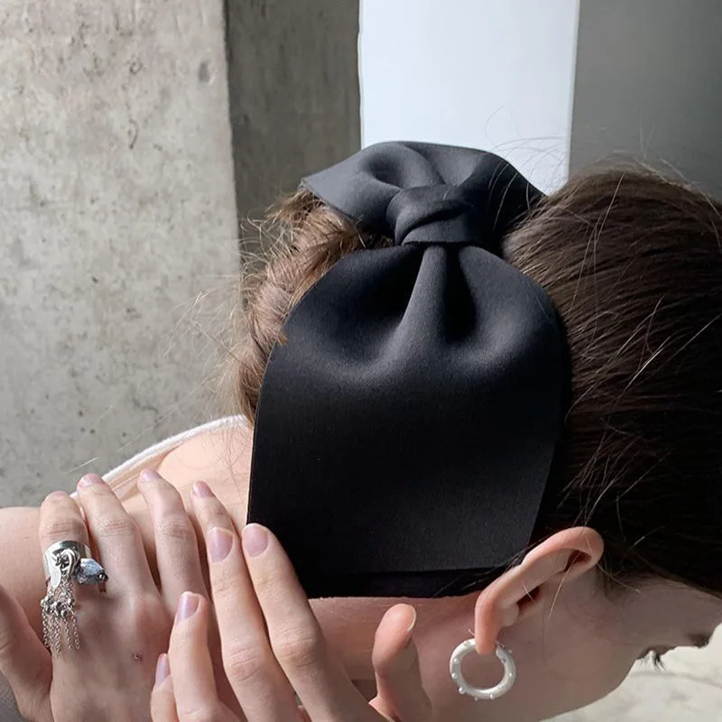 Французский лук с пулей в задней части головы