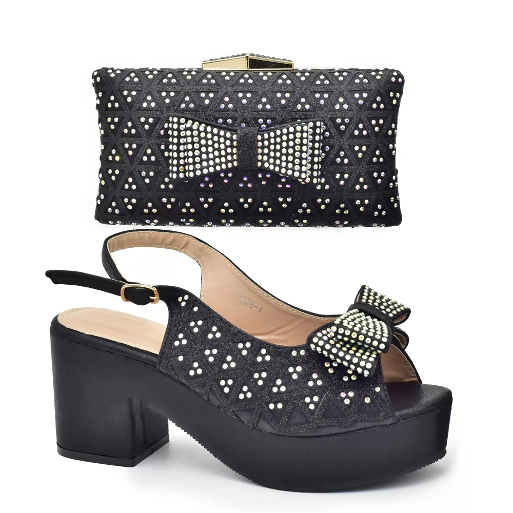 

Женские свадебные босоножки на платформе и высоком каблуке