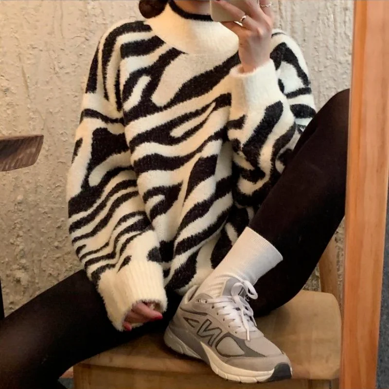 

2022 Woman Pullover Striped Spring Autumn Zebra Print Oversized Sweater Women Autumn Winter Loose Knitted Lazy Oaf Knitted Top