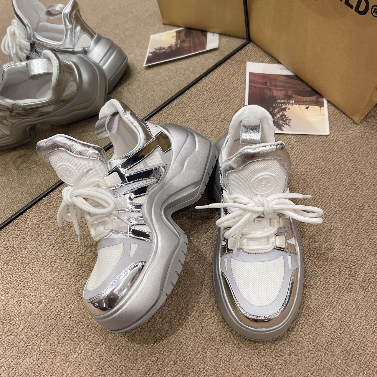 

New Sneakers Trendy Mesh Platform Sneakers Shoes Breathable Cross Lace-up Casual Sports Shoes Women Round Toe High Heel Shoes